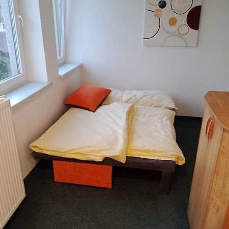 Apartman Obecni Hostinec Provodov (Hradec Kralove) Ngoại thất bức ảnh